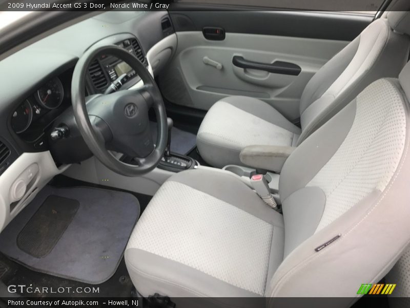 Nordic White / Gray 2009 Hyundai Accent GS 3 Door