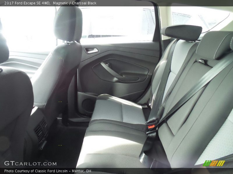 Magnetic / Charcoal Black 2017 Ford Escape SE 4WD