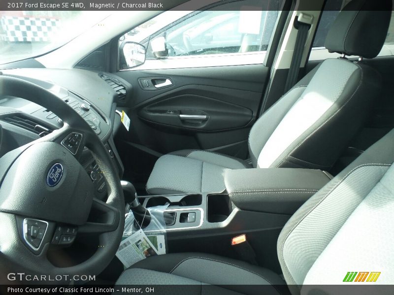 Magnetic / Charcoal Black 2017 Ford Escape SE 4WD