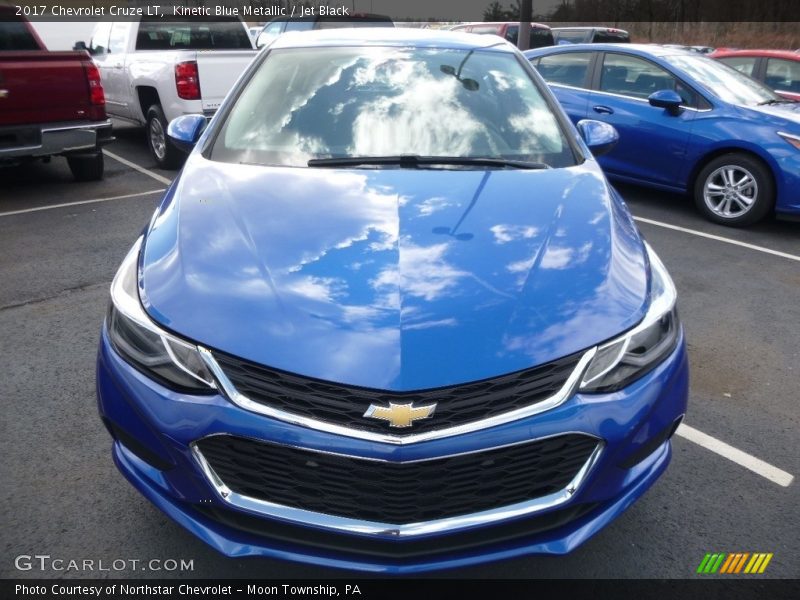Kinetic Blue Metallic / Jet Black 2017 Chevrolet Cruze LT