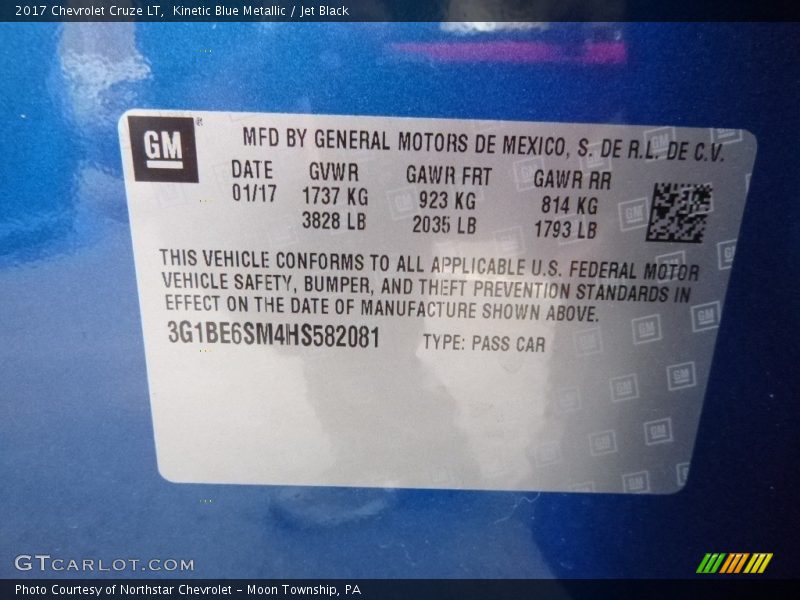 Kinetic Blue Metallic / Jet Black 2017 Chevrolet Cruze LT