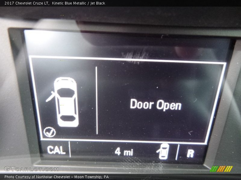 Kinetic Blue Metallic / Jet Black 2017 Chevrolet Cruze LT