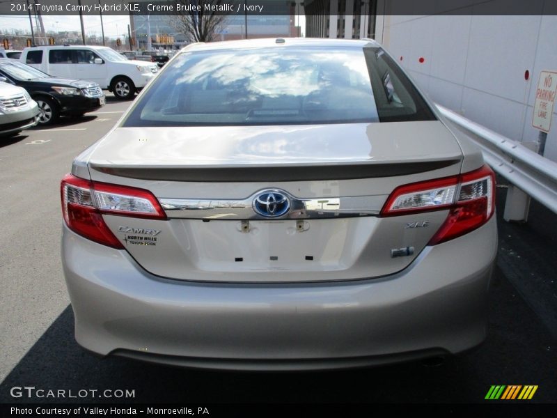 Creme Brulee Metallic / Ivory 2014 Toyota Camry Hybrid XLE
