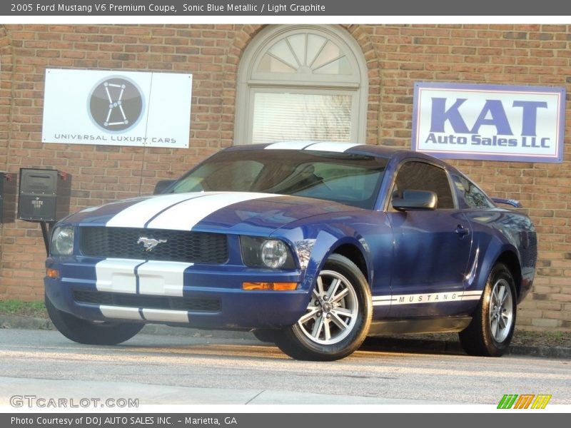 Sonic Blue Metallic / Light Graphite 2005 Ford Mustang V6 Premium Coupe