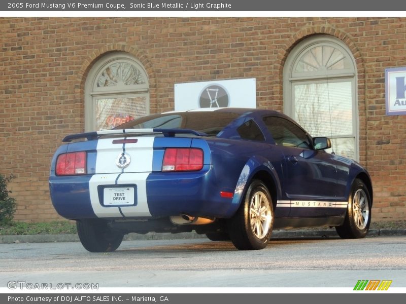 Sonic Blue Metallic / Light Graphite 2005 Ford Mustang V6 Premium Coupe