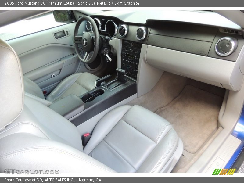 Dashboard of 2005 Mustang V6 Premium Coupe