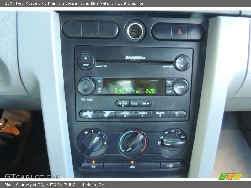 Controls of 2005 Mustang V6 Premium Coupe
