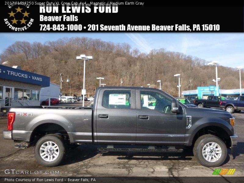 Magnetic / Medium Earth Gray 2017 Ford F250 Super Duty XL Crew Cab 4x4