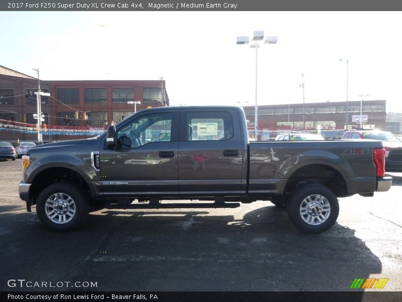 Magnetic / Medium Earth Gray 2017 Ford F250 Super Duty XL Crew Cab 4x4