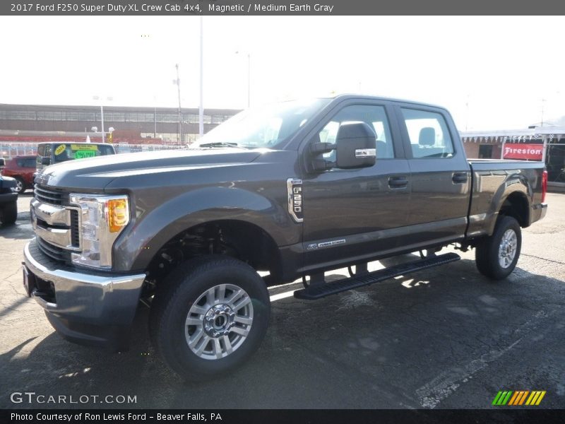 Magnetic / Medium Earth Gray 2017 Ford F250 Super Duty XL Crew Cab 4x4