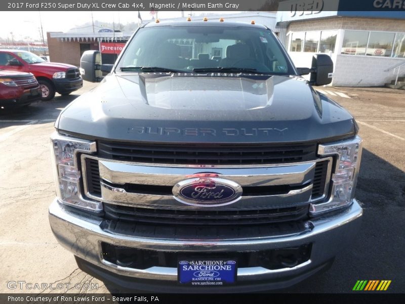 Magnetic / Medium Earth Gray 2017 Ford F250 Super Duty XL Crew Cab 4x4