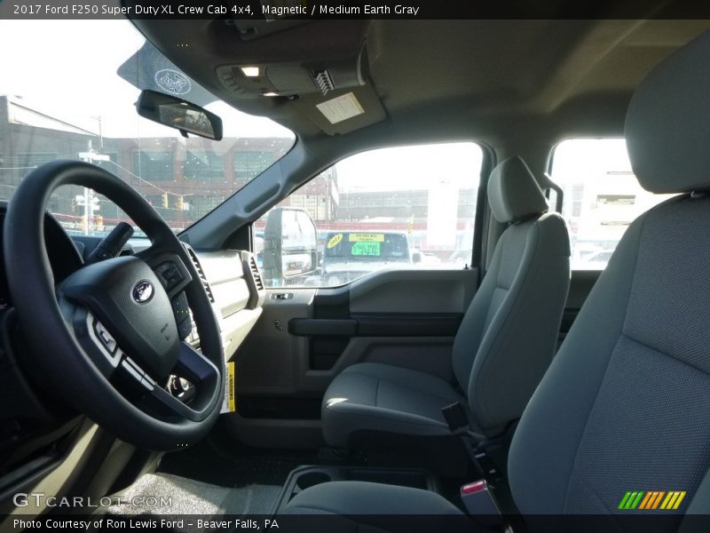 Magnetic / Medium Earth Gray 2017 Ford F250 Super Duty XL Crew Cab 4x4