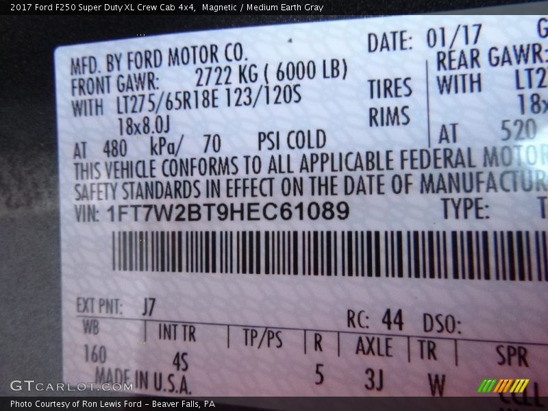 Magnetic / Medium Earth Gray 2017 Ford F250 Super Duty XL Crew Cab 4x4