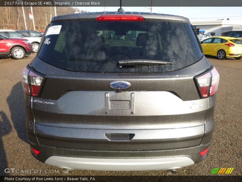 Magnetic / Charcoal Black 2017 Ford Escape SE 4WD