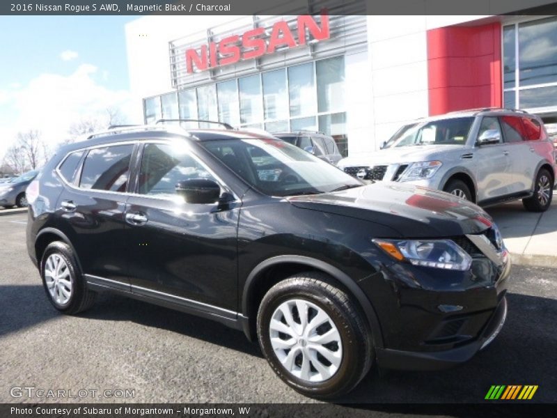 Magnetic Black / Charcoal 2016 Nissan Rogue S AWD