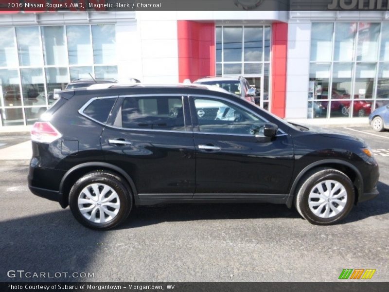 Magnetic Black / Charcoal 2016 Nissan Rogue S AWD