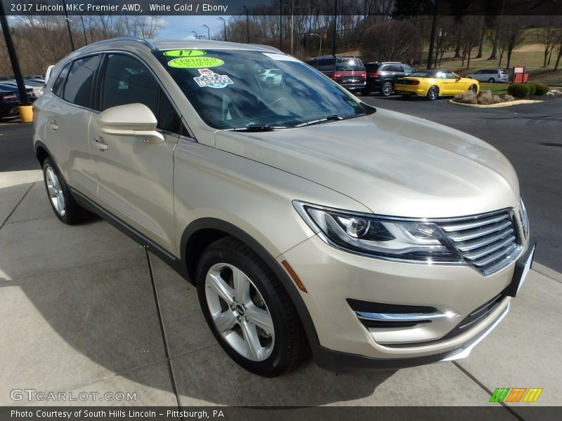 Front 3/4 View of 2017 MKC Premier AWD