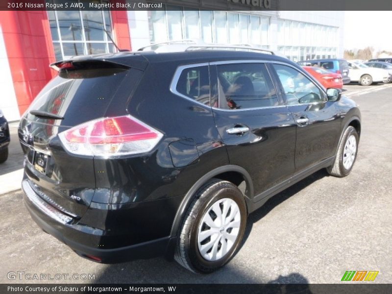 Magnetic Black / Charcoal 2016 Nissan Rogue S AWD