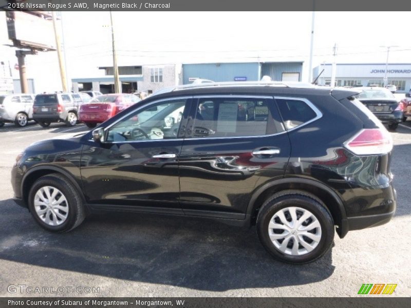 Magnetic Black / Charcoal 2016 Nissan Rogue S AWD