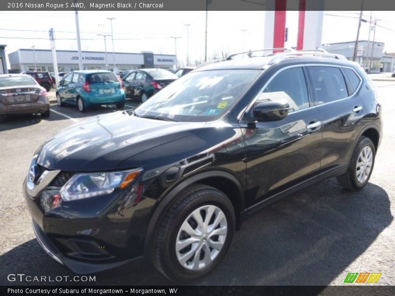 Front 3/4 View of 2016 Rogue S AWD