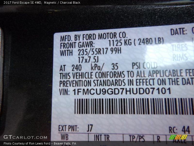 Magnetic / Charcoal Black 2017 Ford Escape SE 4WD