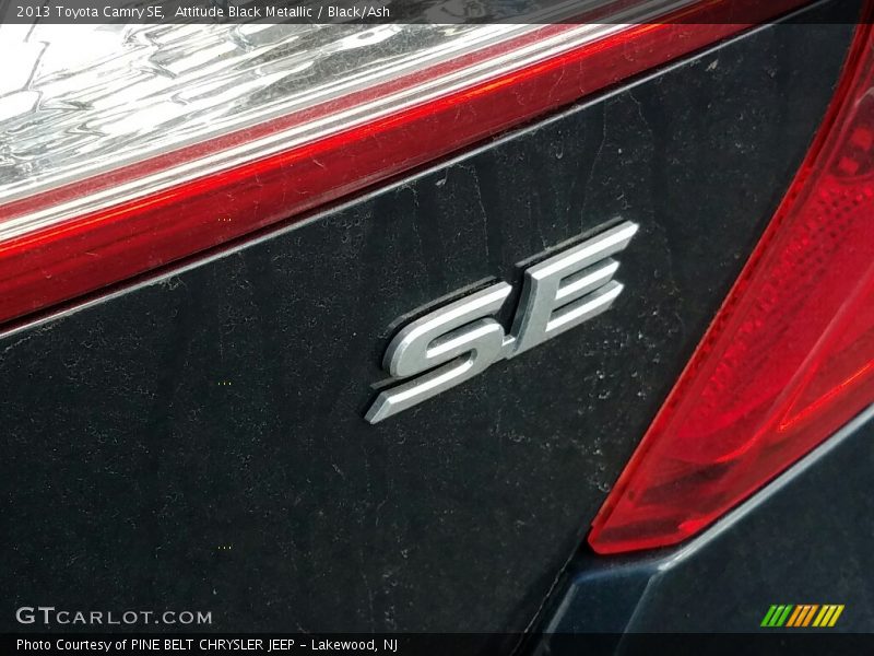 Attitude Black Metallic / Black/Ash 2013 Toyota Camry SE