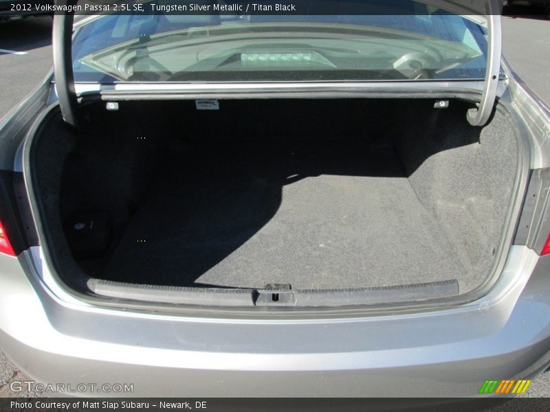 Tungsten Silver Metallic / Titan Black 2012 Volkswagen Passat 2.5L SE
