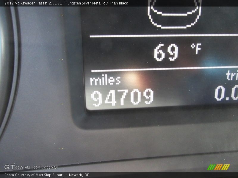 Tungsten Silver Metallic / Titan Black 2012 Volkswagen Passat 2.5L SE