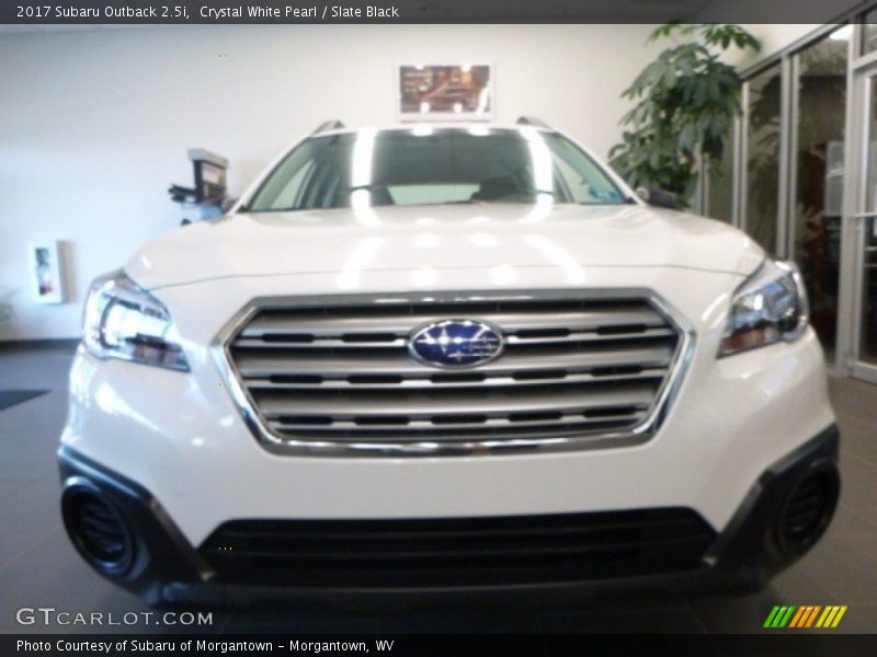 Crystal White Pearl / Slate Black 2017 Subaru Outback 2.5i