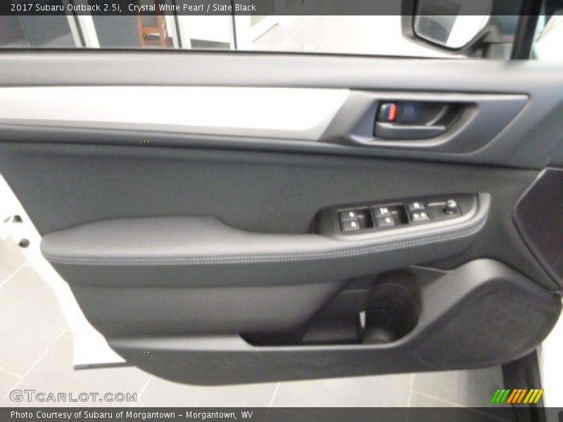 Crystal White Pearl / Slate Black 2017 Subaru Outback 2.5i