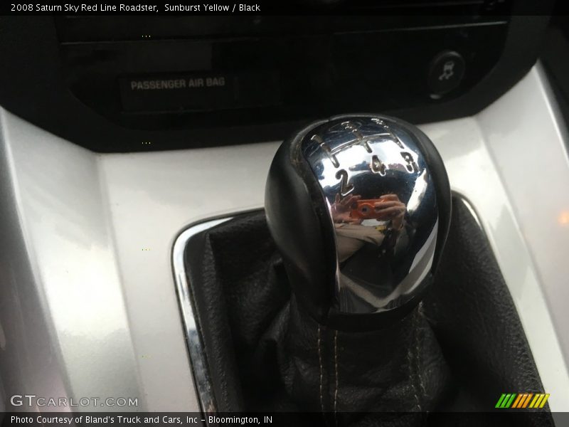 Sunburst Yellow / Black 2008 Saturn Sky Red Line Roadster