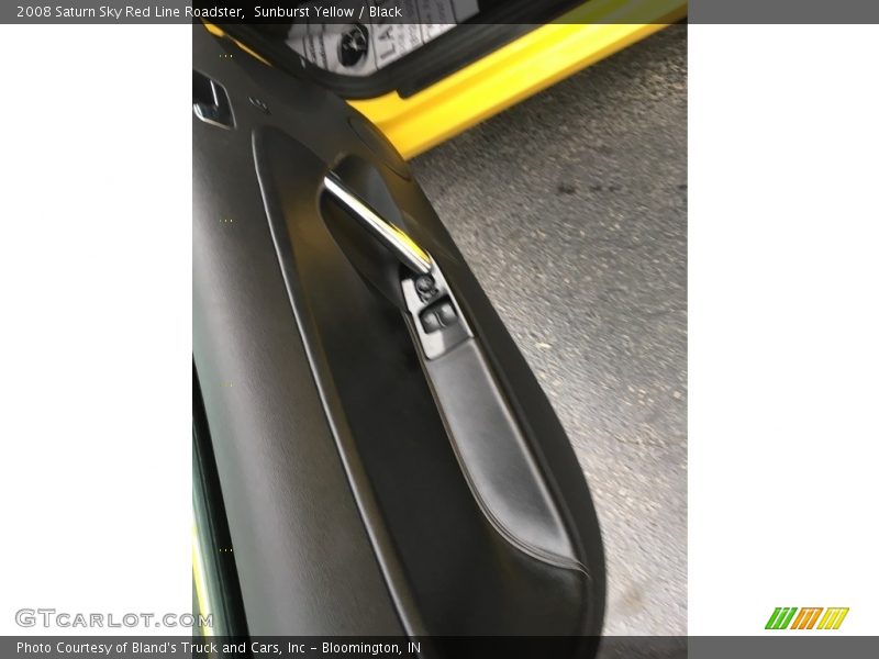 Sunburst Yellow / Black 2008 Saturn Sky Red Line Roadster