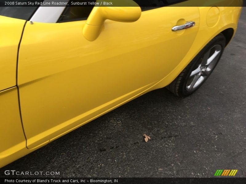 Sunburst Yellow / Black 2008 Saturn Sky Red Line Roadster