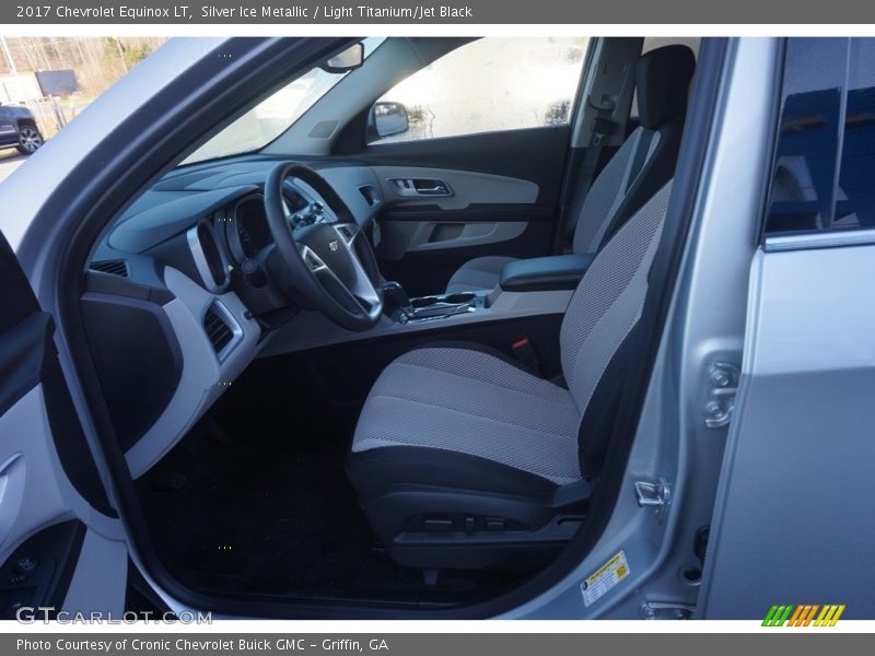 Silver Ice Metallic / Light Titanium/Jet Black 2017 Chevrolet Equinox LT