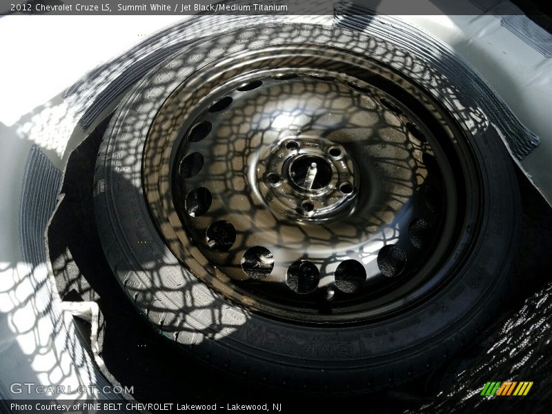 Summit White / Jet Black/Medium Titanium 2012 Chevrolet Cruze LS