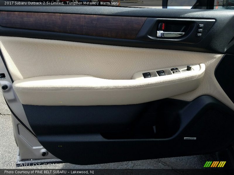 Tungsten Metallic / Warm Ivory 2017 Subaru Outback 2.5i Limited