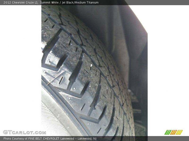 Summit White / Jet Black/Medium Titanium 2012 Chevrolet Cruze LS