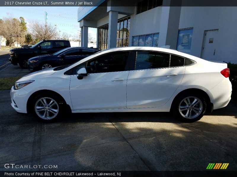 Summit White / Jet Black 2017 Chevrolet Cruze LT
