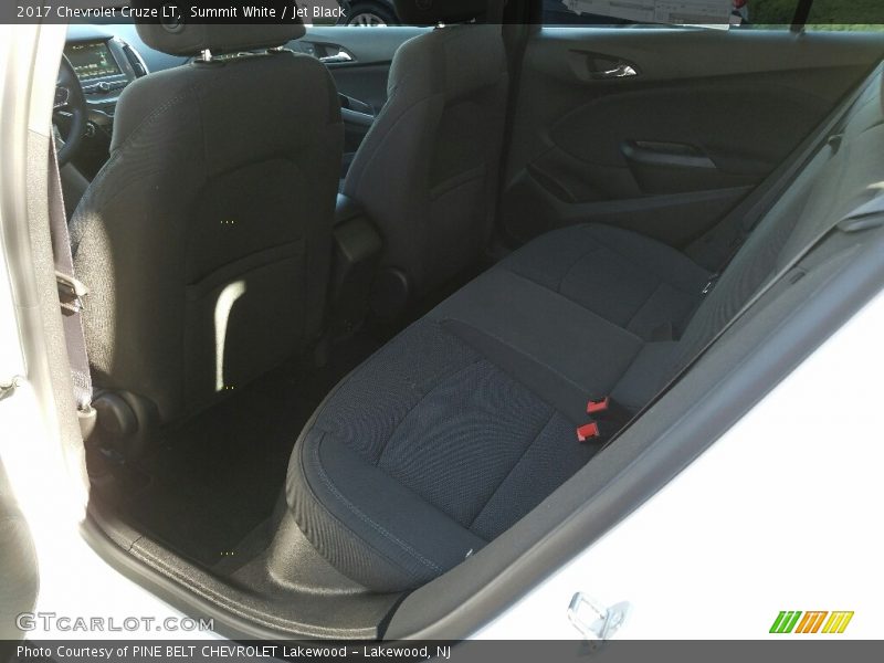 Summit White / Jet Black 2017 Chevrolet Cruze LT