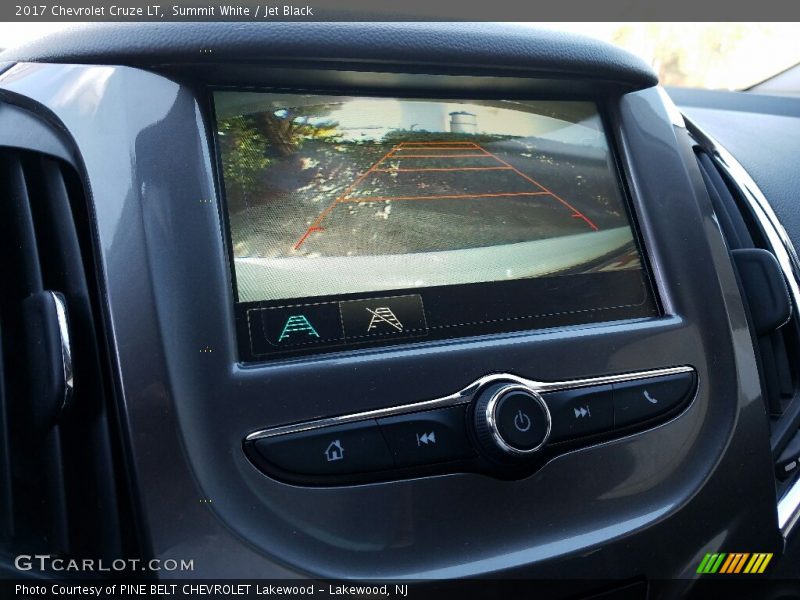 Summit White / Jet Black 2017 Chevrolet Cruze LT