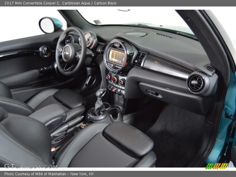 Dashboard of 2017 Convertible Cooper S