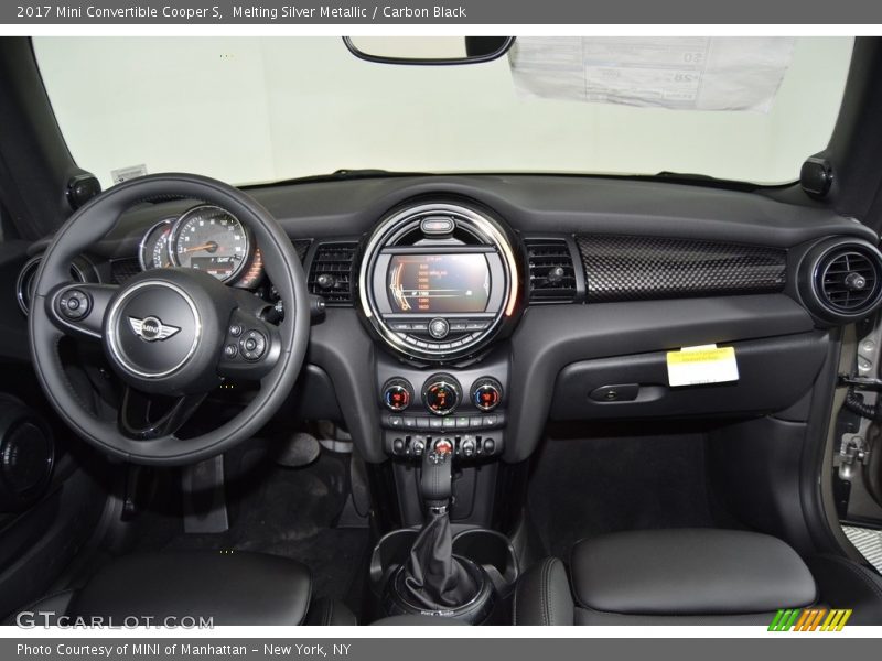 Dashboard of 2017 Convertible Cooper S