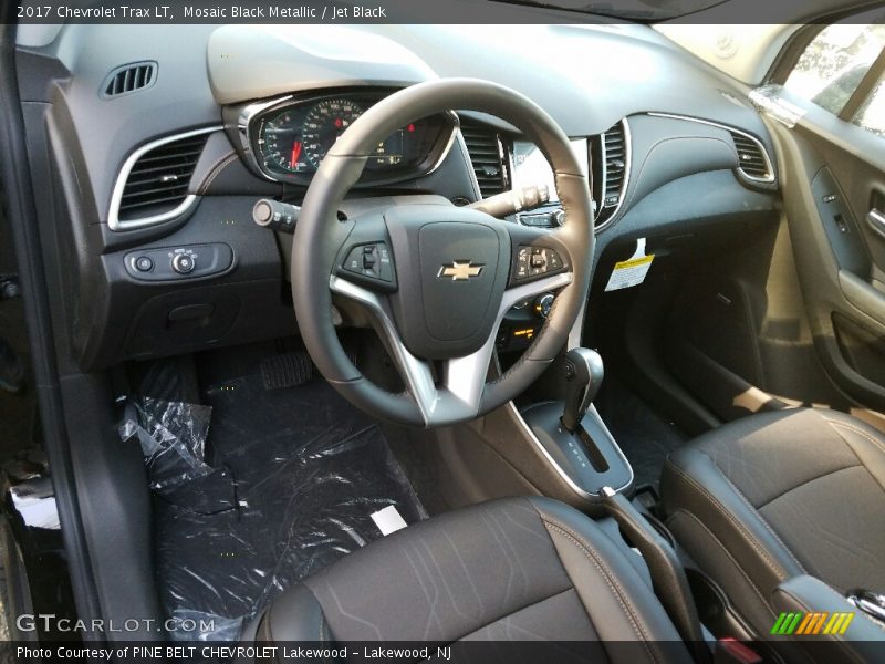 Mosaic Black Metallic / Jet Black 2017 Chevrolet Trax LT