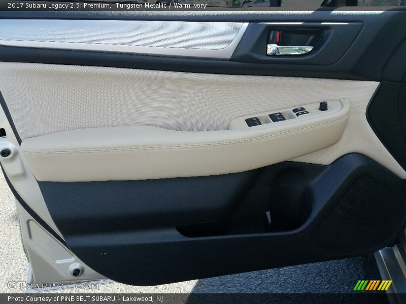 Tungsten Metallic / Warm Ivory 2017 Subaru Legacy 2.5i Premium
