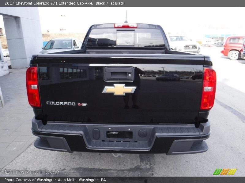 Black / Jet Black 2017 Chevrolet Colorado Z71 Extended Cab 4x4