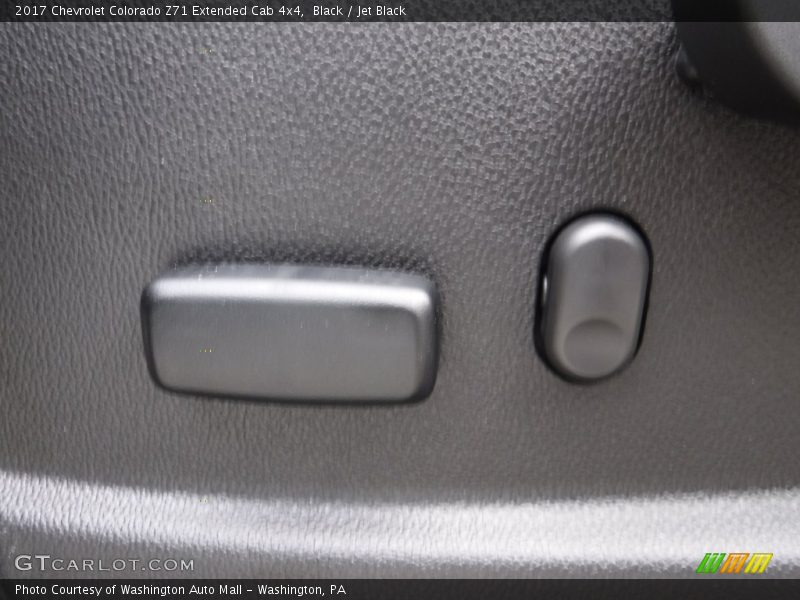 Black / Jet Black 2017 Chevrolet Colorado Z71 Extended Cab 4x4