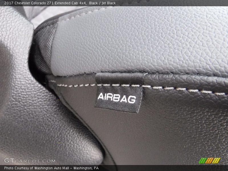Black / Jet Black 2017 Chevrolet Colorado Z71 Extended Cab 4x4