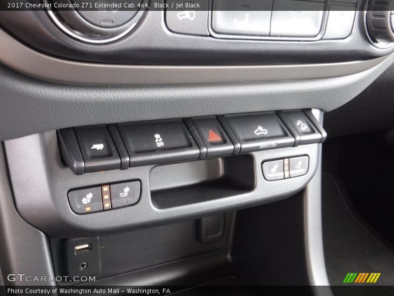 Controls of 2017 Colorado Z71 Extended Cab 4x4