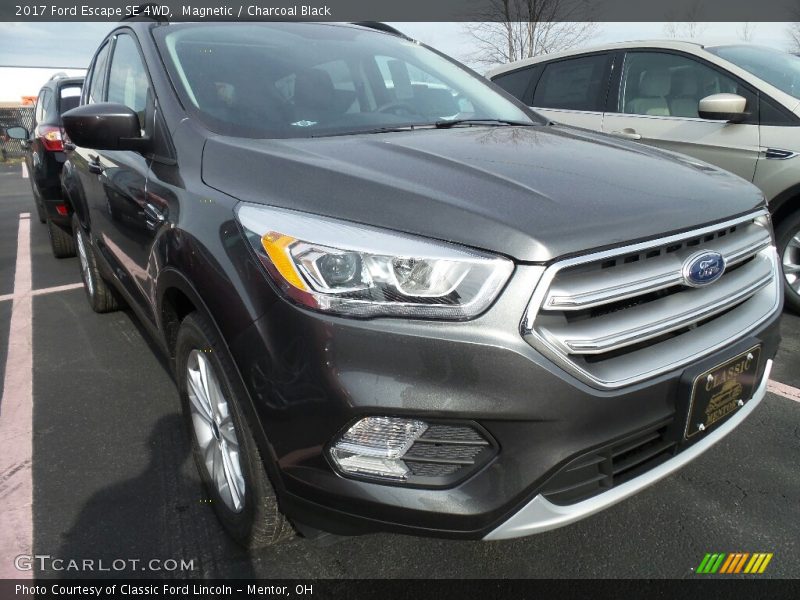 Magnetic / Charcoal Black 2017 Ford Escape SE 4WD