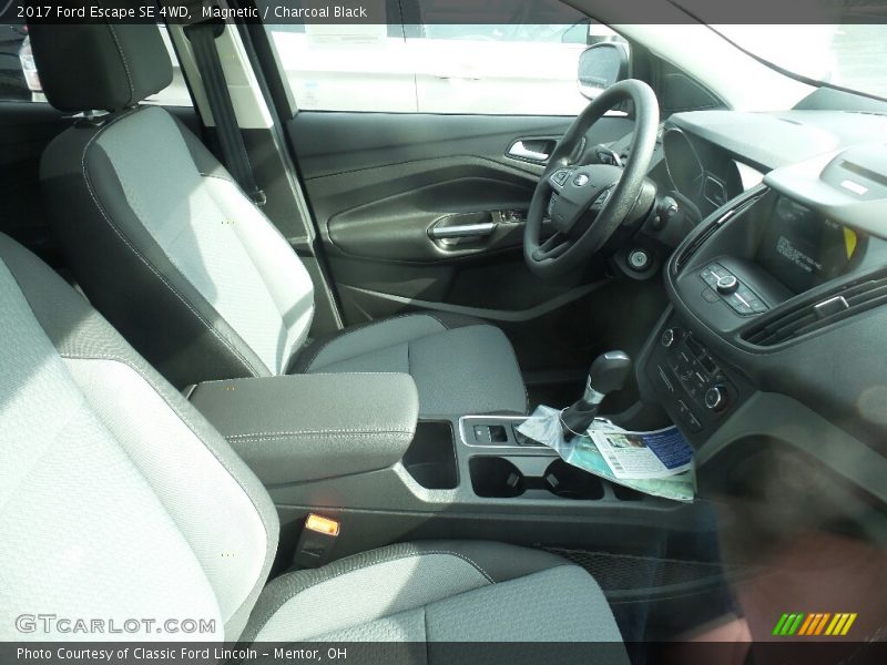 Magnetic / Charcoal Black 2017 Ford Escape SE 4WD
